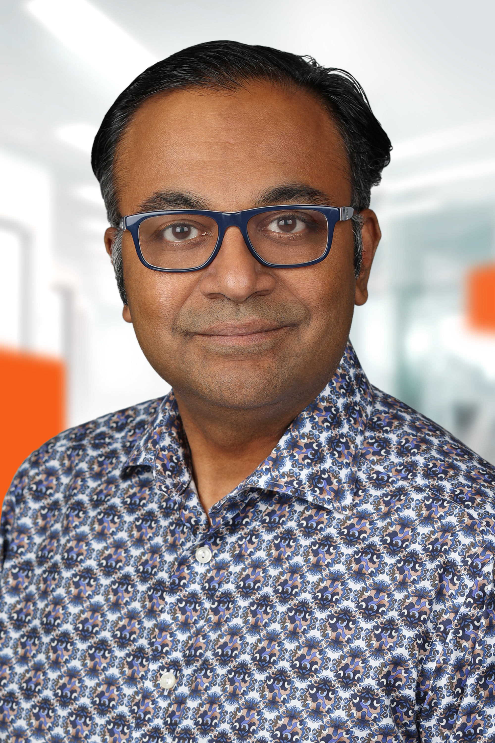 Eash_Sundaram_Headshot_Solarwinds_2000x3000.jpg